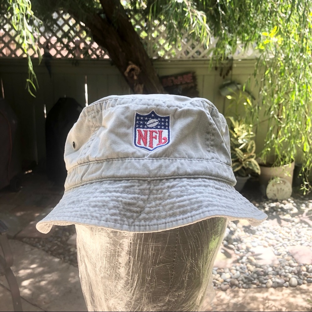 Woman’s Beige NFL Hat Size Medium